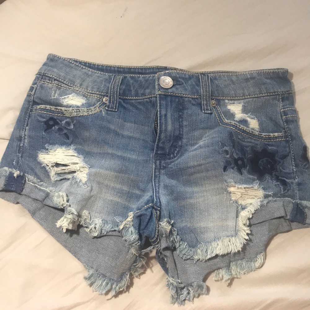 Almost Famous Size 5 Juniors Shorts - Picture 1 of 8